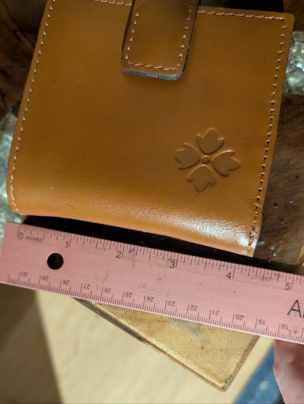 Patricia Nash Astra Bi-fold Snap Wallet in Tan Heritage Leather - Picture 8 of 14